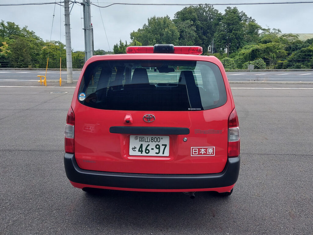 防災広報連絡車　後ろから見た写真